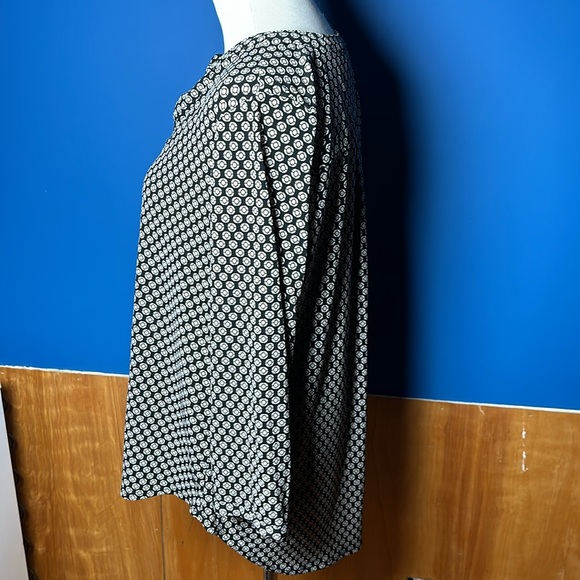 Dana Buchanan top - Picture 3 of 8